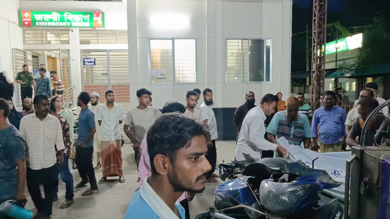 ফরিদপুরে বাসচাপায় মোটরসাইকেলের ২ আরোহী নিহত