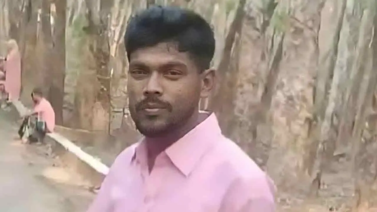 ফটিকছড়িতে গাছ কাটতে গিয়ে বিদ্যুৎস্পৃষ্ট হয়ে যুবকের মৃত্যু