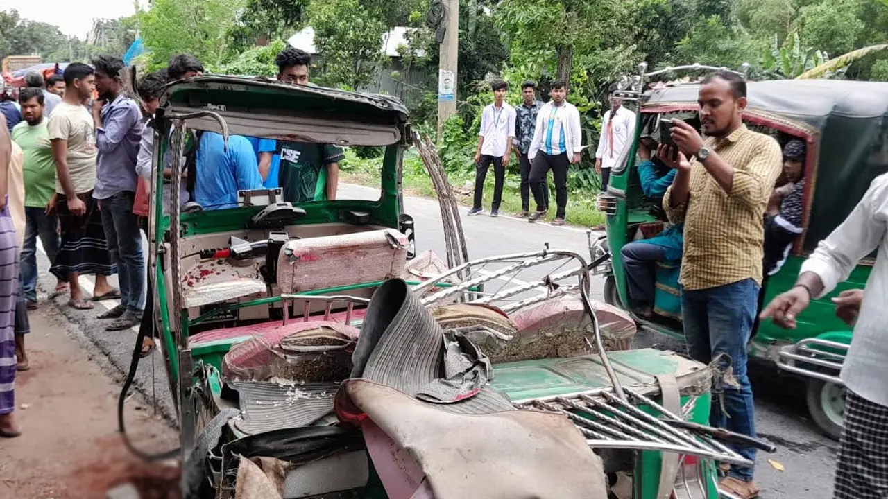জামালপুরে সিএনজি-ভটভটির মুখোমুখি সংঘর্ষ, দুই নারী নিহত