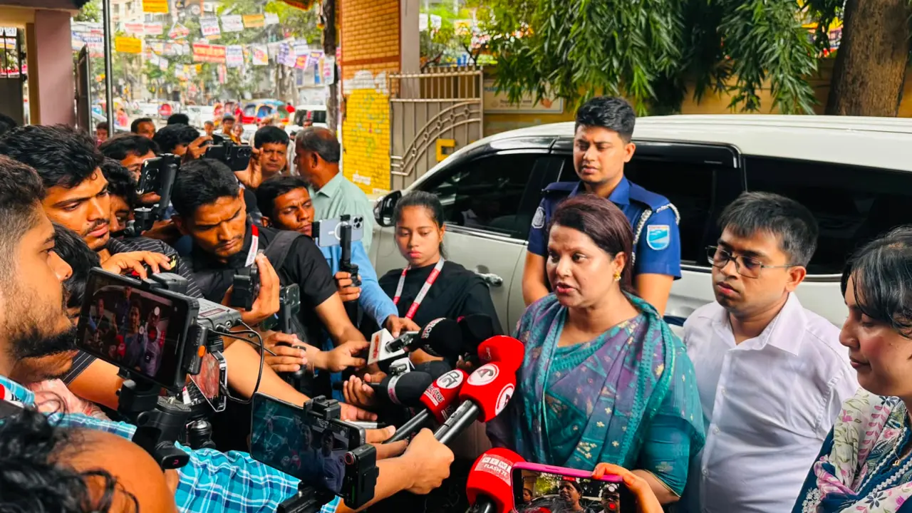 প্রশ্ন ফাঁসের গুজব ছড়ালে নেওয়া হবে কঠোর ব্যবস্থা : ঢাকা জেলা প্রশাসক