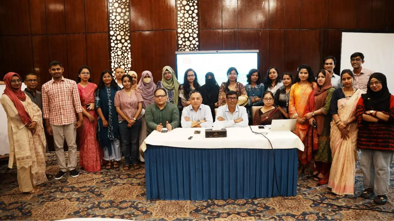 ‘দেশের অর্ধেক ভোটার নারী হলেও রাজনীতিতে তাদের অংশগ্রহণ সীমিত’