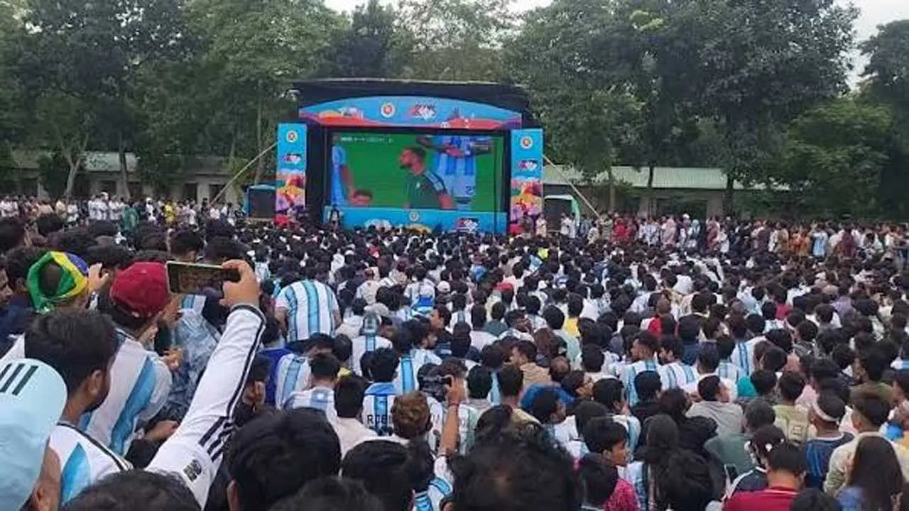 ঢাবিতে আজ বড়পর্দায় বিশ্বকাপ ম্যাচ সম্প্রচার বন্ধ
