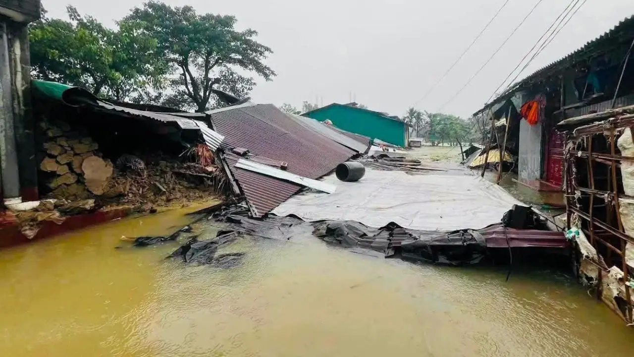 চট্টগ্রামে সাড়ে ৪ লাখ মানুষ পানিবন্দি ও খাদ্য সংকটে