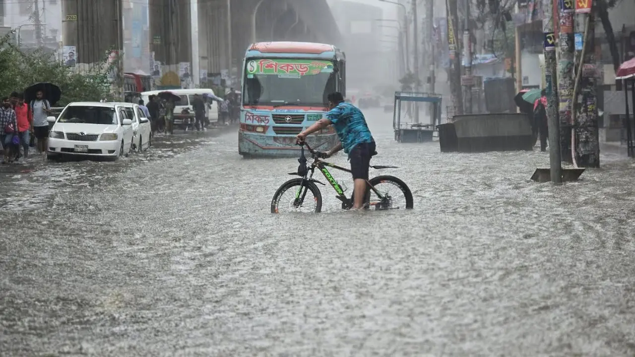 দিনভর পানির নিচে ঢাকা
