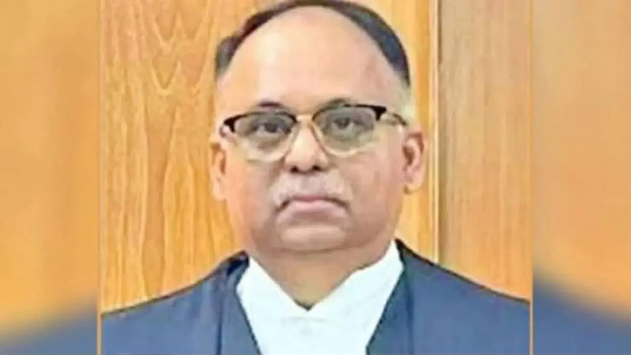 বিদায় নিচ্ছি বিচারকের আসন থেকে, ন্যায়ের আদর্শ থেকে নয় : বিচারপতি আশফাকুল