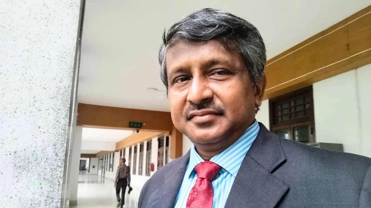 এবার চাকরিচ্যুত হলেন সুপ্রিম কোর্টের সেই সহকারী রেজিস্ট্রার