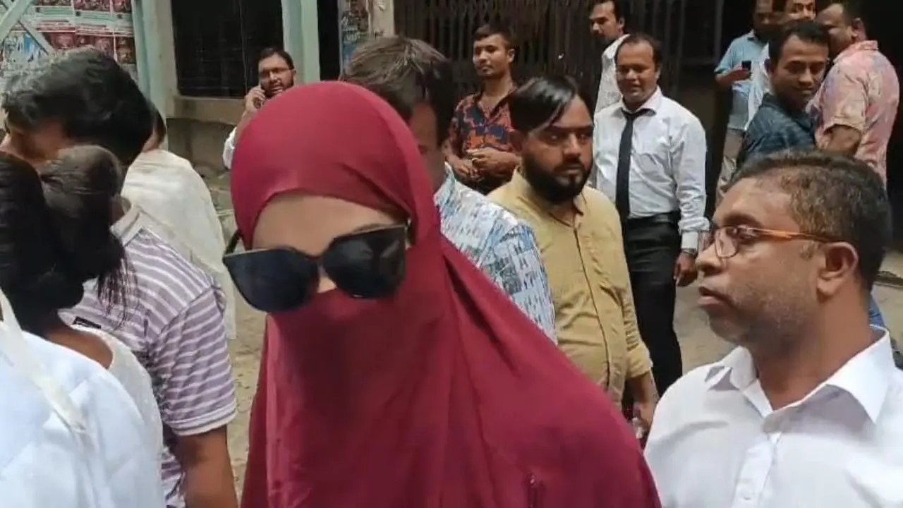 প্রতারণার মামলায় আত্মসমর্পণের পর নায়িকা ববির জামিন