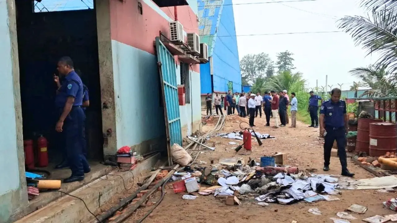 চট্টগ্রামে কনফিডেন্স লবণ কারখানায় দগ্ধ ২ শ্রমিকের মৃত্যু
