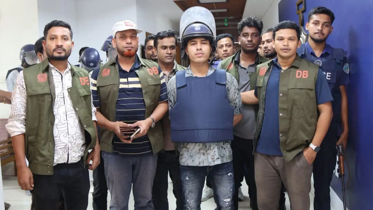 হত্যা-অস্ত্র মামলায় ডেভিড ইমন গ্রেপ্তার, পক্ষে নেই কোনো আইনজীবী