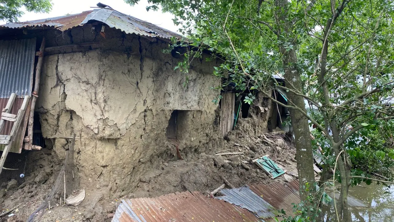 ত্রাণ নয়, প্রয়োজন ঘর— সর্বস্ব হারানো বন্যার্তদের হাহাকার