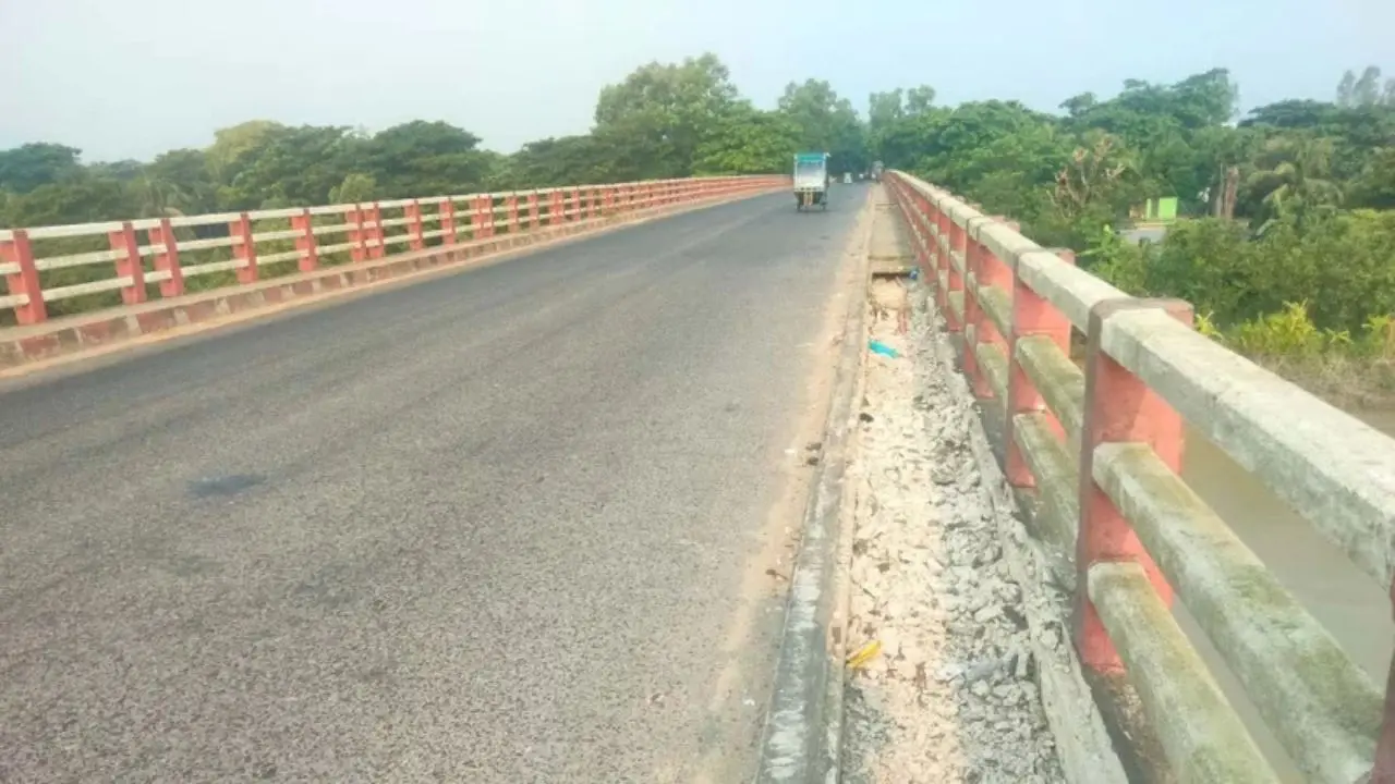 চট্টগ্রামে তৈলারদ্বীপ সেতুর টোল বাতিল চেয়ে মন্ত্রণালয়ে এমপির চিঠি