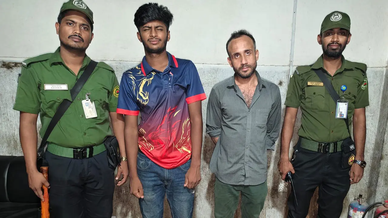 ঢামেকে আনসারের অভিযানে রোগী বাণিজ্য চক্রের দুই সদস্য আটক
