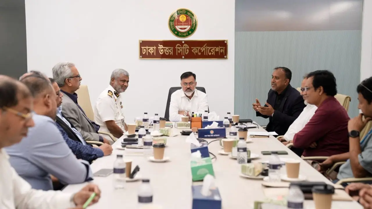 রাজধানীর ৪ অভিজাত এলাকায় কাদামাটি অপসারণে সহযোগিতা করবে ডিএনসিসি