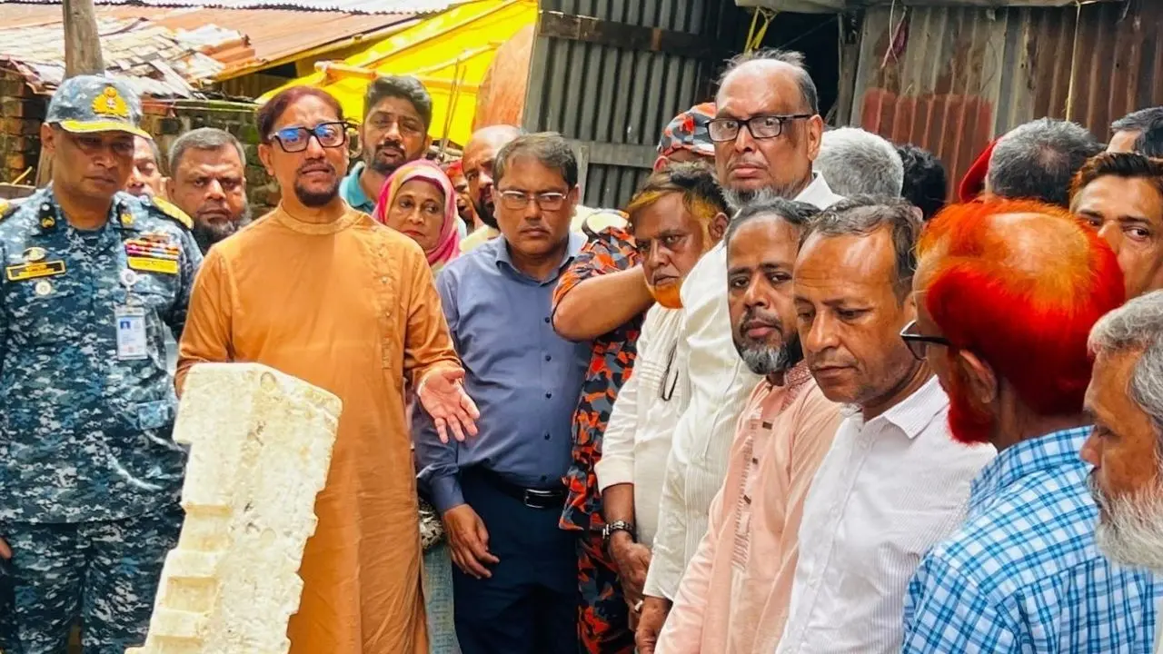 জলাবদ্ধতার মূল কারণ চিহ্নিত করে স্থায়ী সমাধানে কাজ করছে চসিক : মেয়র