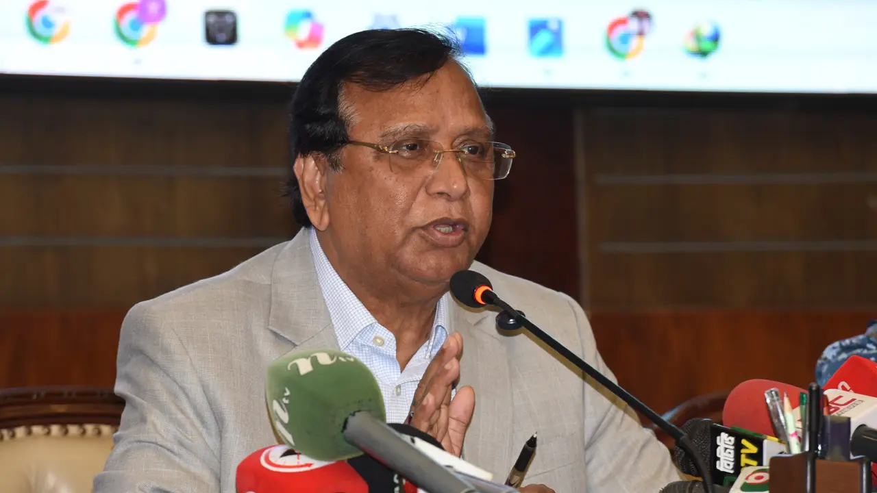 আধুনিক-বাসযোগ্য নগর গড়তে প্রযুক্তিনির্ভর সেবার বিকল্প নেই