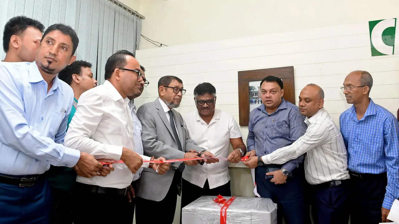 দ্রুত রক্ত পরীক্ষায় ১৫ সরকারি হাসপাতালে হেমাটোলজি মেশিন অনুদান