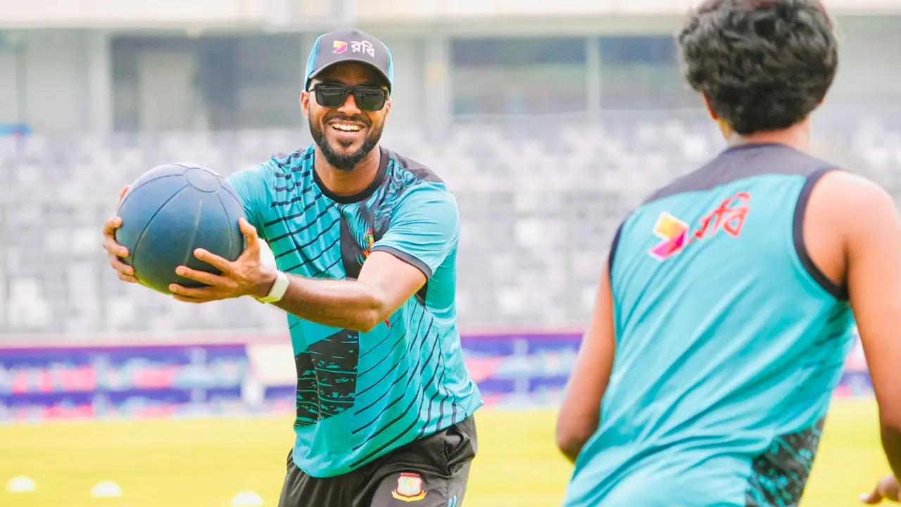 ছুটি বাতিল করে দেশে ফিরছেন এবাদত