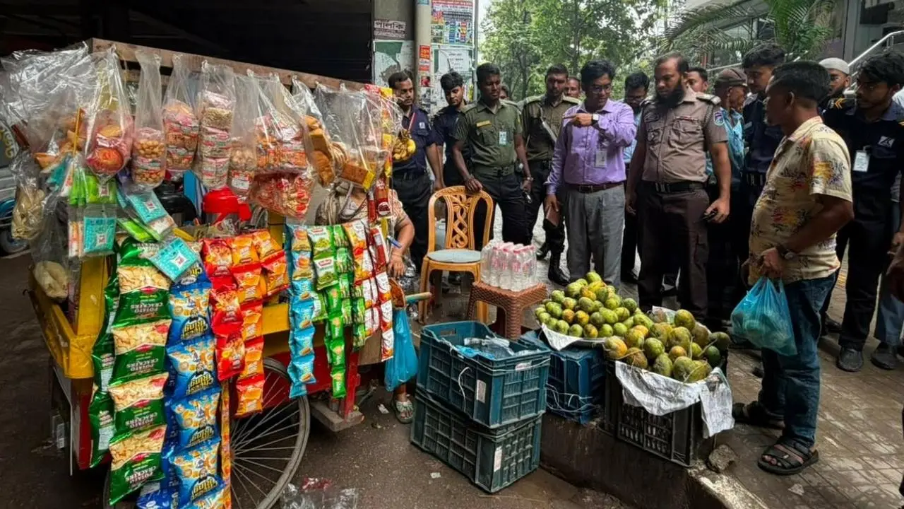 চার মেট্রো স্টেশনে উচ্ছেদ অভিযান, ২৫ দোকান অপসারণ