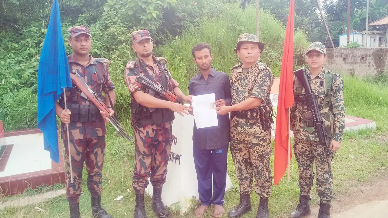 পথ হারিয়ে ভারতে যাওয়া যুবককে দেশে ফিরিয়ে আনল বিজিবি