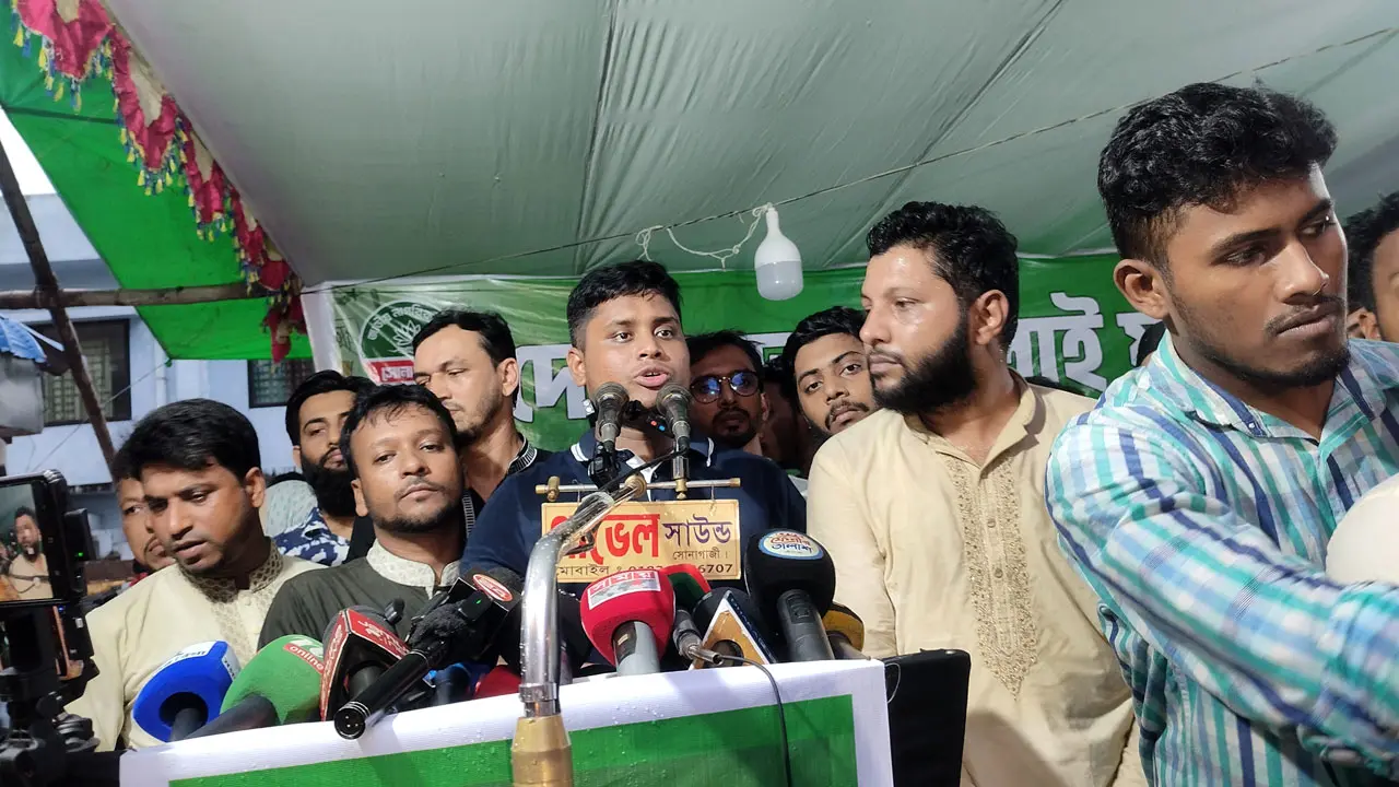 চাকরির বদলে মাদক-জুয়া উন্মুক্ত করা হয়েছে : হাসনাত আব্দুল্লাহ