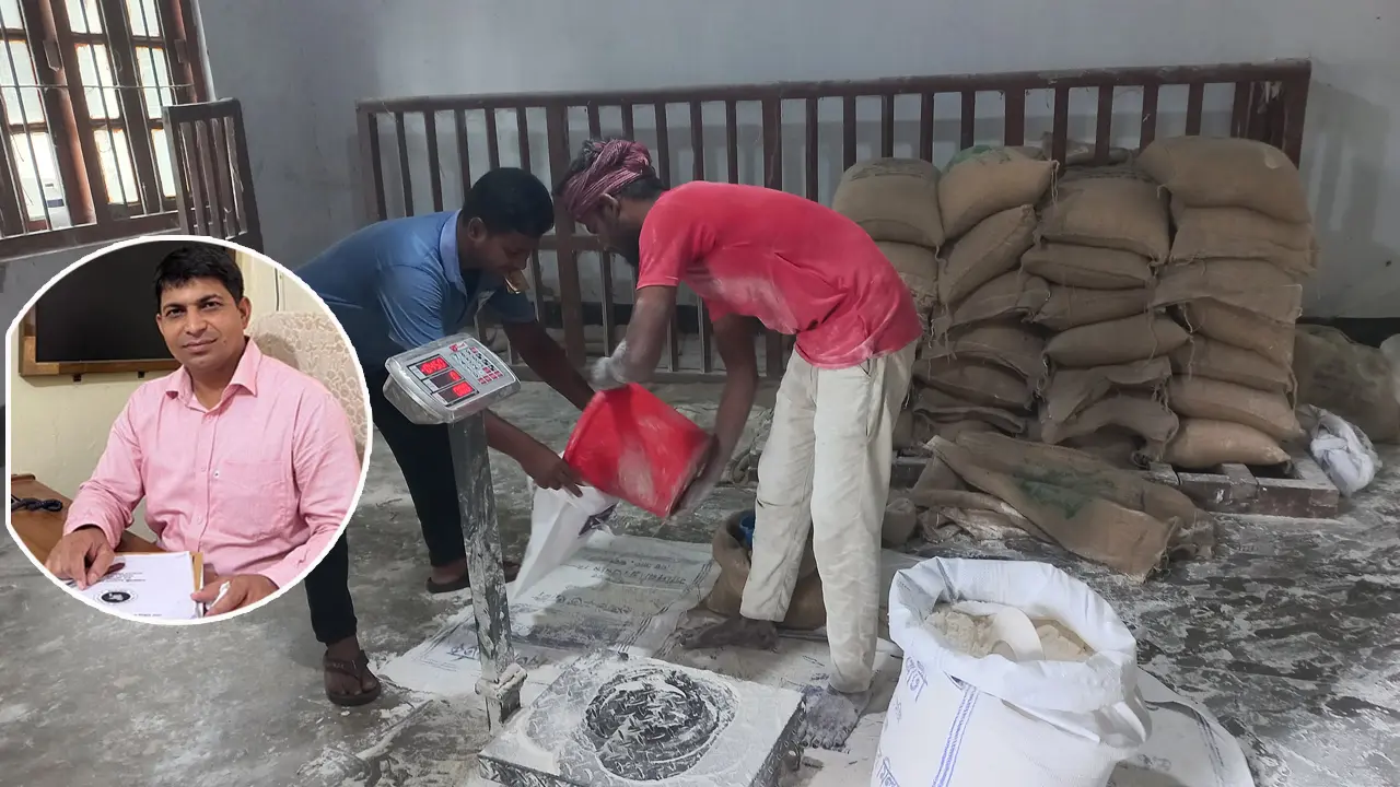 ‘সবাই মিলে মিশে খামু’ ভিডিও ফাঁস, ৩ খাদ্য কর্মকর্তা বরখাস্ত