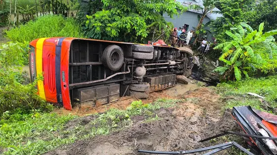 হবিগঞ্জে যাত্রীবাহী দুই বাসের সংঘর্ষ, নিহত ২
