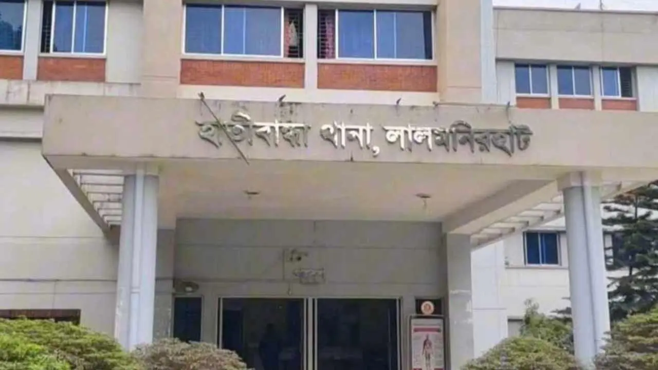 লালমনিরহাটে মব সৃষ্টি করে পুলিশের কাছ থেকে আসামি ছিনতাই