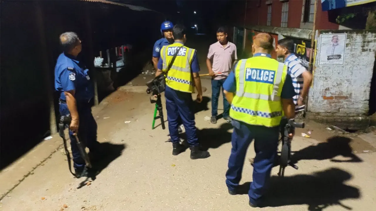 সিরাজগঞ্জে টানা একদিন ধরে আর্জেন্টিনা-ব্রাজিল সমর্থকদের সংঘর্ষ