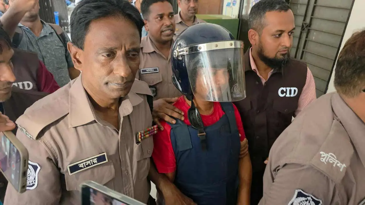 মানি লন্ডারিংয়ের মামলায় গ্রেপ্তার যুবক ৪ দিনের রিমান্ডে