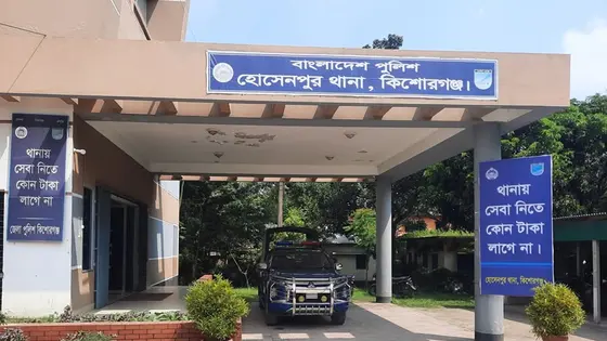 পরীক্ষা শেষে ফেরার পথে ২০ টাকার জন্য স্কুলছাত্রকে ছুরিকাঘাত