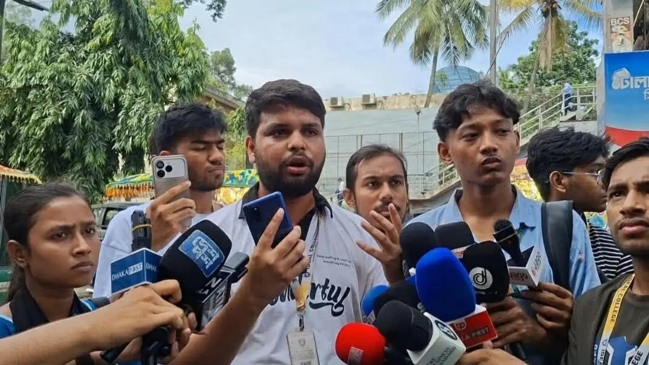 শিক্ষামন্ত্রীর পদত্যাগ বহাল রেখে নতুন দাবি শিক্ষার্থীদের