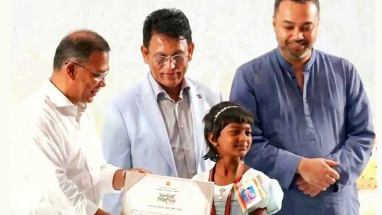জাতীয় পর্যায়ে উপস্থিত বক্তৃতায় দেশসেরা মাগুরার হুমাইরা