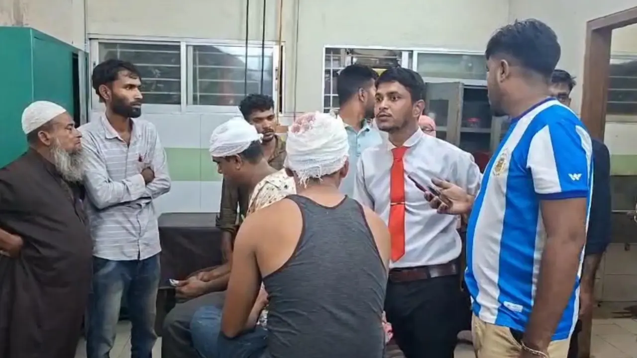 বাগেরহাটে আদালতের ছাদের পলেস্তারা খসে ৫ বিচারপ্রার্থী আহত