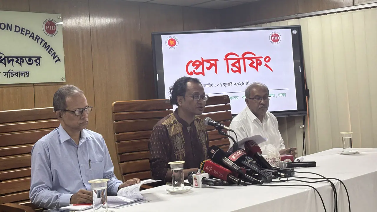 স্থানীয় সরকার নির্বাচনের সম্ভাব্য প্রাথমিক সময়সূচি জানালেন তথ্য উপদেষ্টা
