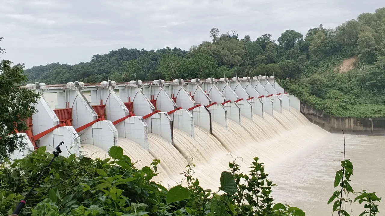 ৪ দিন পর বন্ধ কাপ্তাই বাঁধের ১৬টি জলকপাট