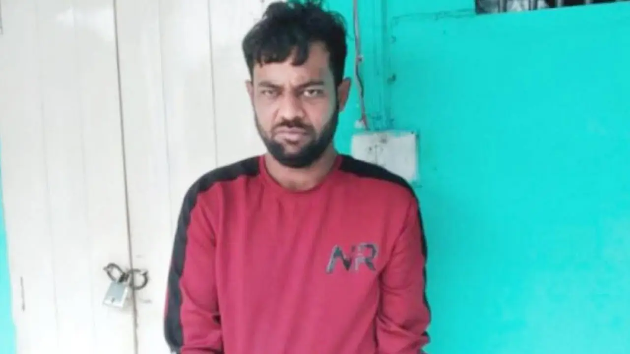 শ্লীলতাহানির চেষ্টাকালে নারীর দায়ের কোপে একাধিক মামলার আসামি নিহত
