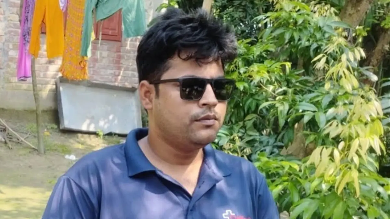 লাশের সঙ্গে পড়ে থাকা সেই মিঠু, এক চোখেই লড়াই করছেন জীবনযুদ্ধে