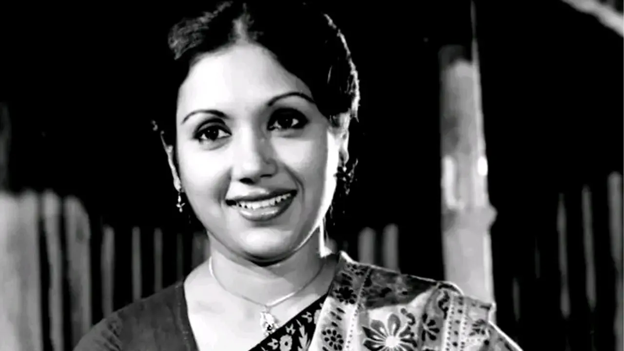 মিনা পাল থেকে রূপালী পর্দার ‘মিষ্টি মেয়ে’, নায়িকা কবরীর যত অবদান