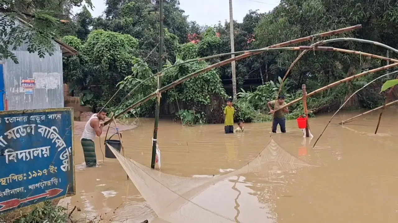 বন্যায় খাগড়াছড়ির মৎস্যখাতে আড়াই কোটি টাকার ক্ষতি, বিপাকে ৩৪৫ মাছচাষি