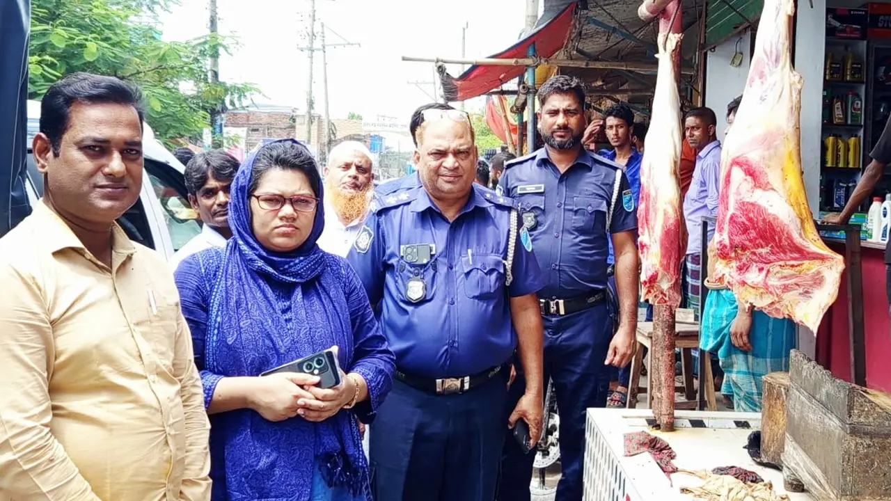 গরুর পচা মাংস বিক্রি, ব্যবসায়ীকে ৫০ হাজার টাকা জরিমানা