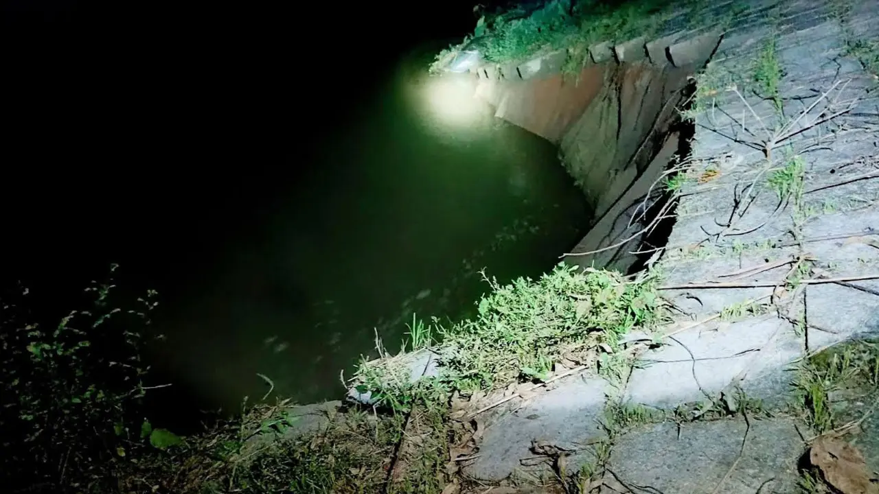 কুড়িগ্রামে ব্রহ্মপুত্রের তীর রক্ষা বাঁধে ধস, আতঙ্কে স্থানীয়রা