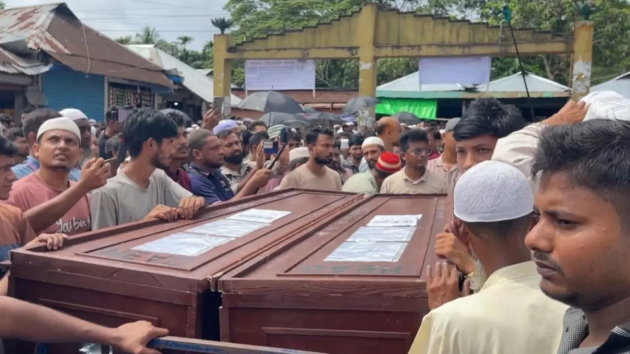 সৌদিতে সড়ক দুর্ঘটনায় নিহত দুই ভাইয়ের পাশাপাশি দাফন