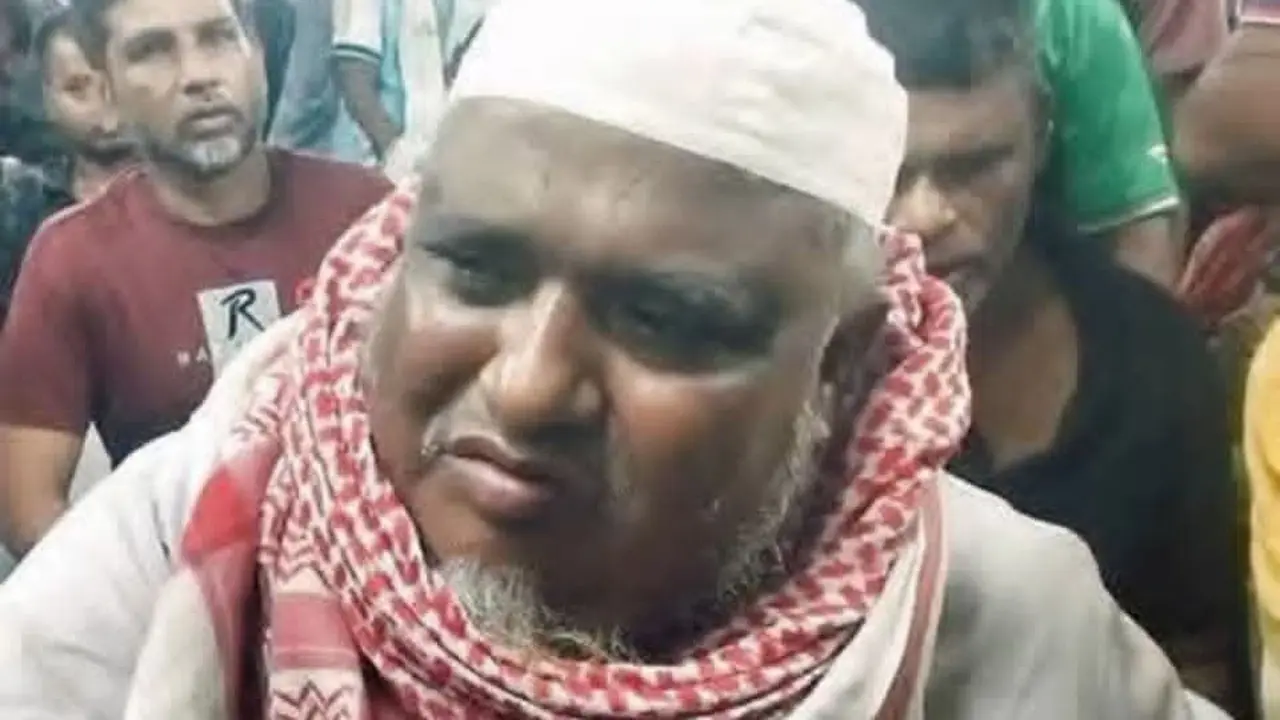 খুলনায় মাদরাসা শিক্ষার্থীর পায়ে শিকল বেঁধে নির্যাতন, শিক্ষক গ্রেপ্তার
