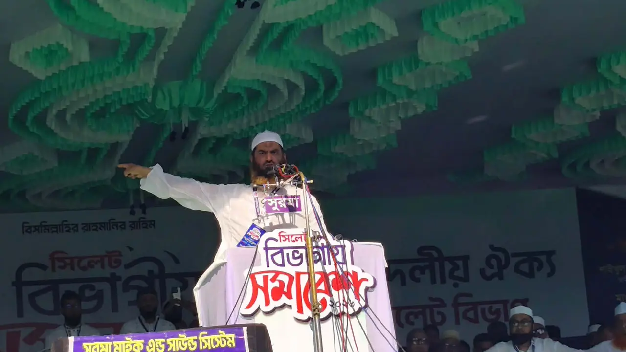 জুলাই বিপ্লবের সঙ্গে গাদ্দারি করবেন না, সরকারকে মামুনুল হকের হুঁশিয়ারি