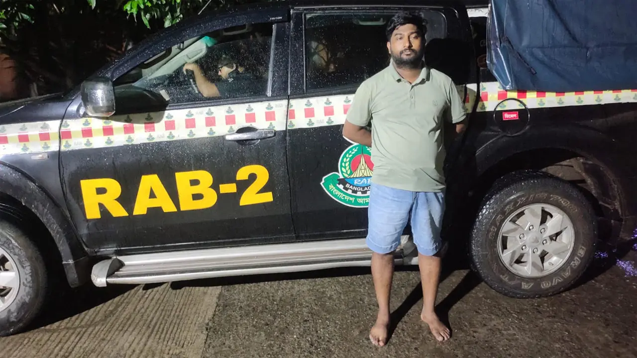 জেনেভা ক্যাম্পের শীর্ষ মাদক কারবারি চুয়া সেলিমের ম্যানেজার গ্রেপ্তার