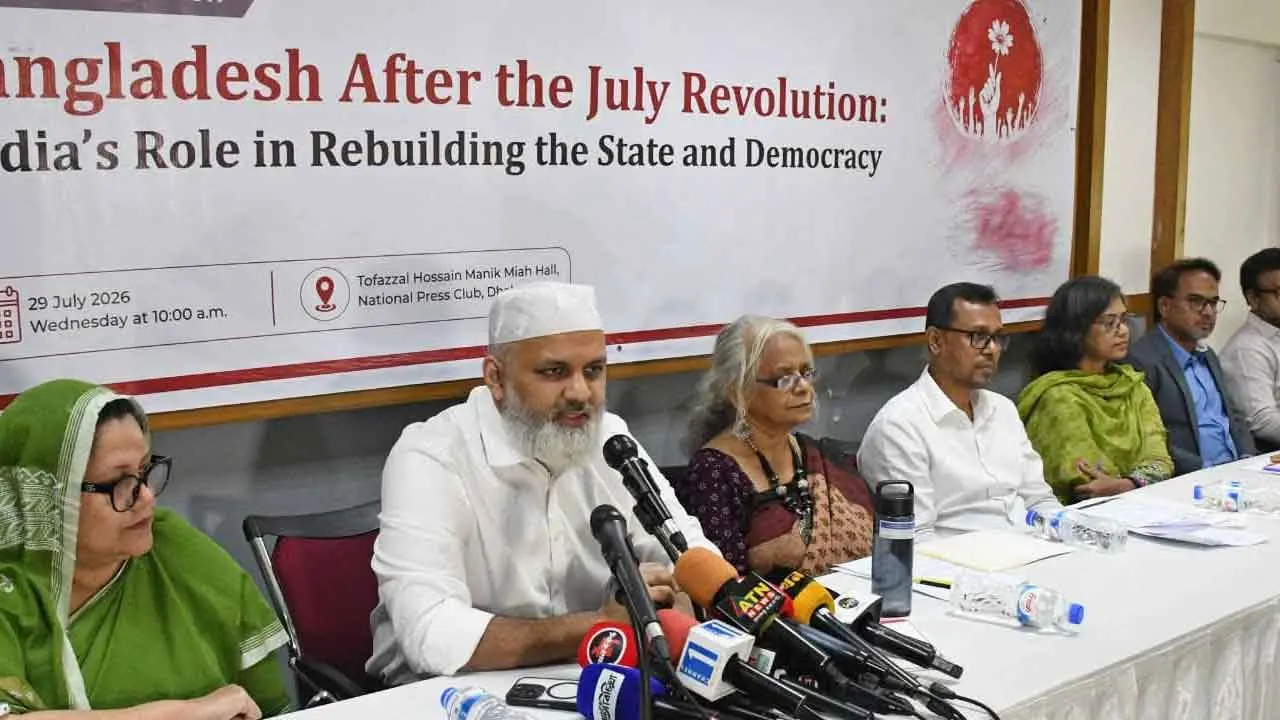 বর্তমানে সবচেয়ে বড় চ্যালেঞ্জ গণমাধ্যমের প্রতি মানুষের আস্থা ফিরিয়ে আনা