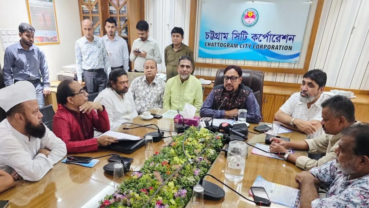 গাড়ি বন্ধ কর্মসূচি স্থগিত করল প্রাইম মুভার ও ফ্ল্যাটবেড মালিকরা