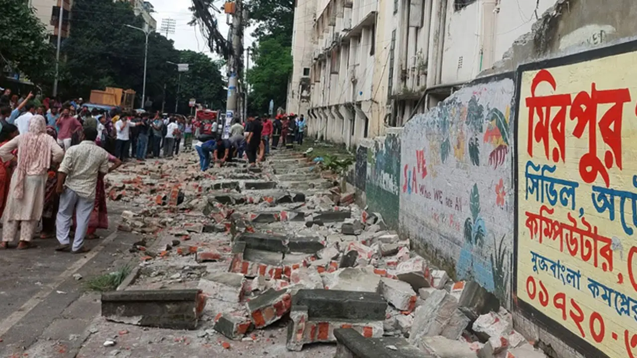 মিরপুর বিশ্ববিদ্যালয় কলেজের দেয়াল ধসে নারী নিহত