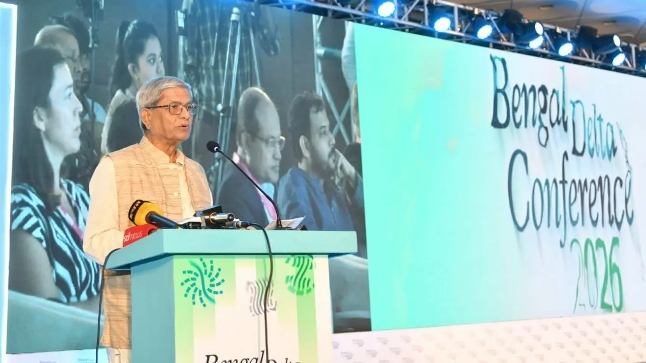 গণতন্ত্র শক্তিশালীকরণ ও অর্থনৈতিক পুনর্গঠনে কাজ করছে সরকার : ফখরুল