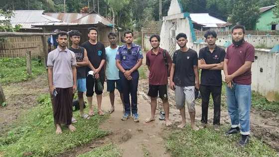 ৯৯৯-এ কল পেয়ে হামহাম জলপ্রপাতে আটকে পড়া ১০ পর্যটককে উদ্ধার